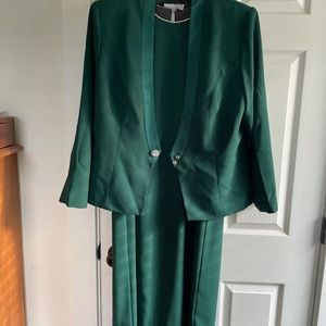 Ladies Karen Miller mother of the bride long dress, size 18, forest green